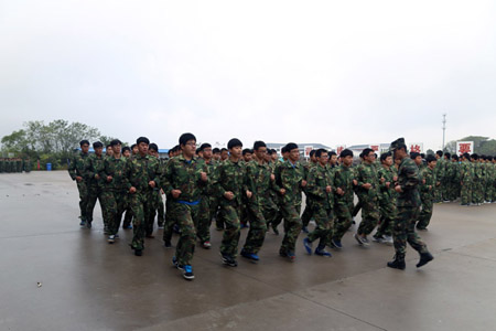 2015级新生军训第五天（图）