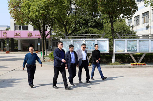 陕西省宁陕县教体局领导来我校考察交流