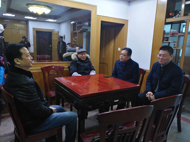 党内关爱暖人心，慰问走访显真情