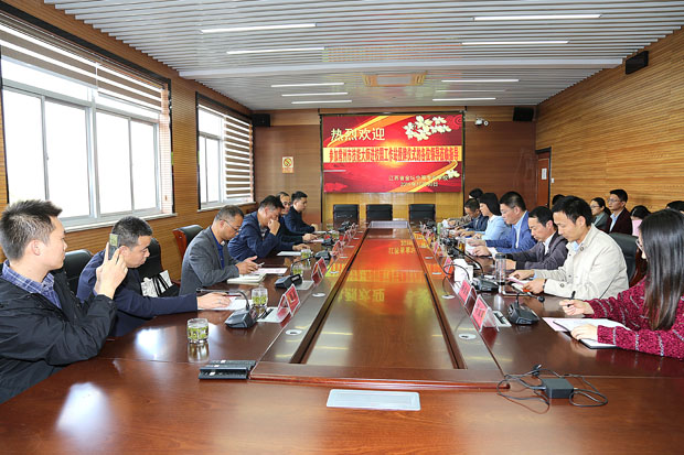 弘扬工匠精神，深化校企合作 ——常州市技能大师进校园工作站授牌仪式在我校顺利举行