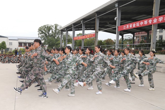 军训第4天：一切行动听指挥！