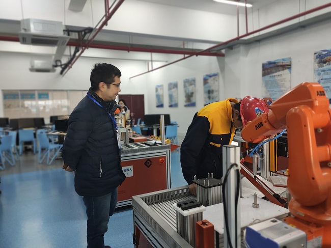 我校举行全国“1+X”工业机器人操作与运维职业技能等级证书考试