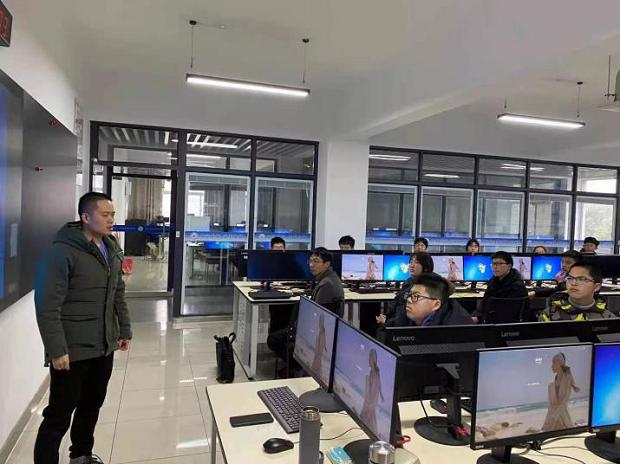 江苏城东建设BIM技术中心成员指导“BIM技术”社团活动