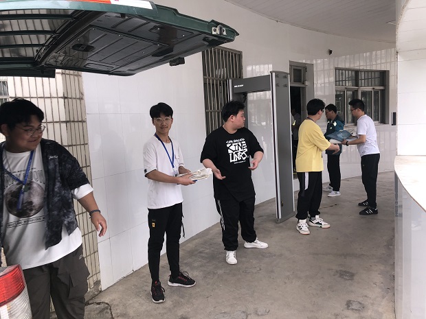 文明毕业季 美德佑成长 ——我校组织对口单招班毕业生开展“废纸捐献”活动