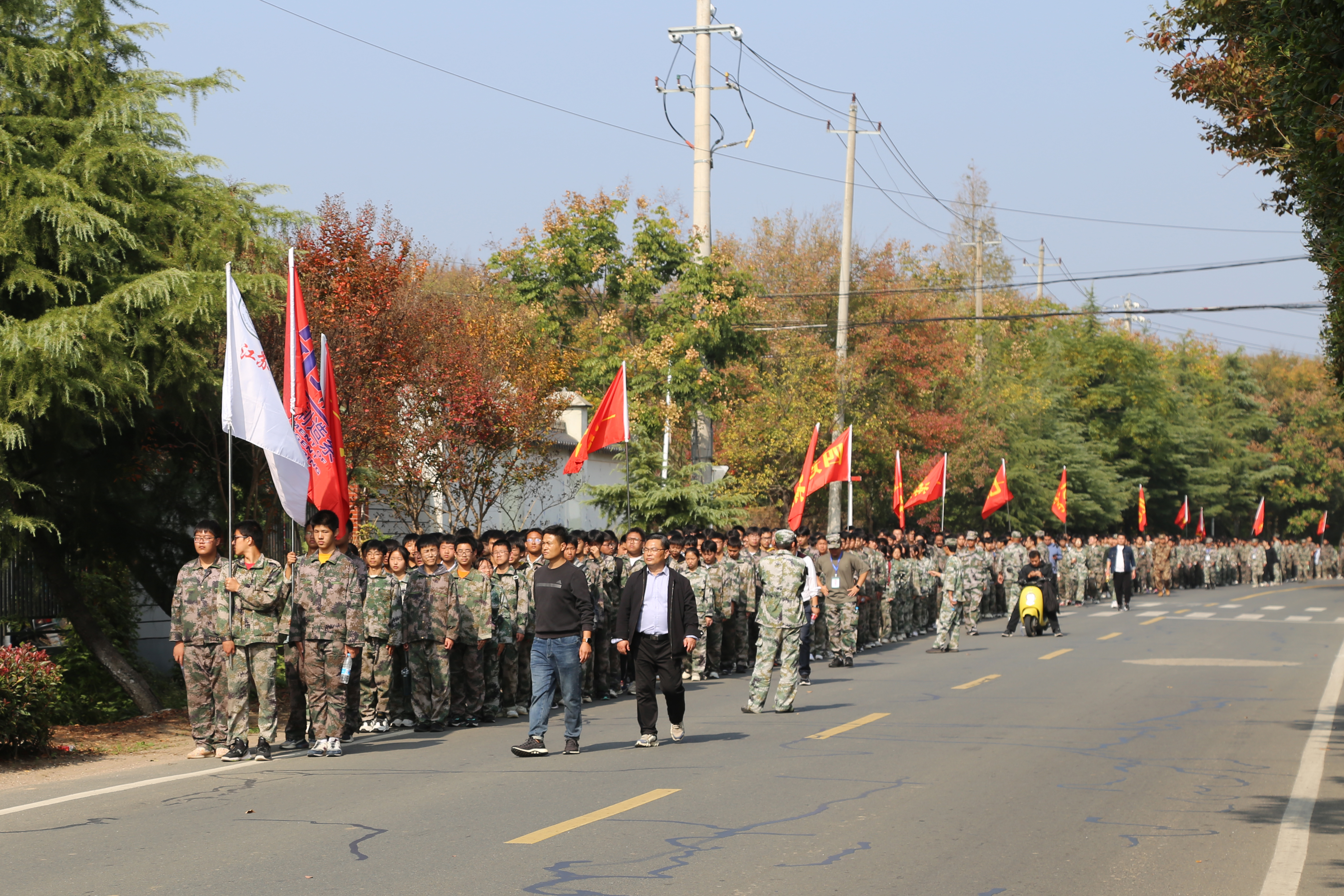 徒步拉练  励志之旅——2022级新生军训第五天纪实