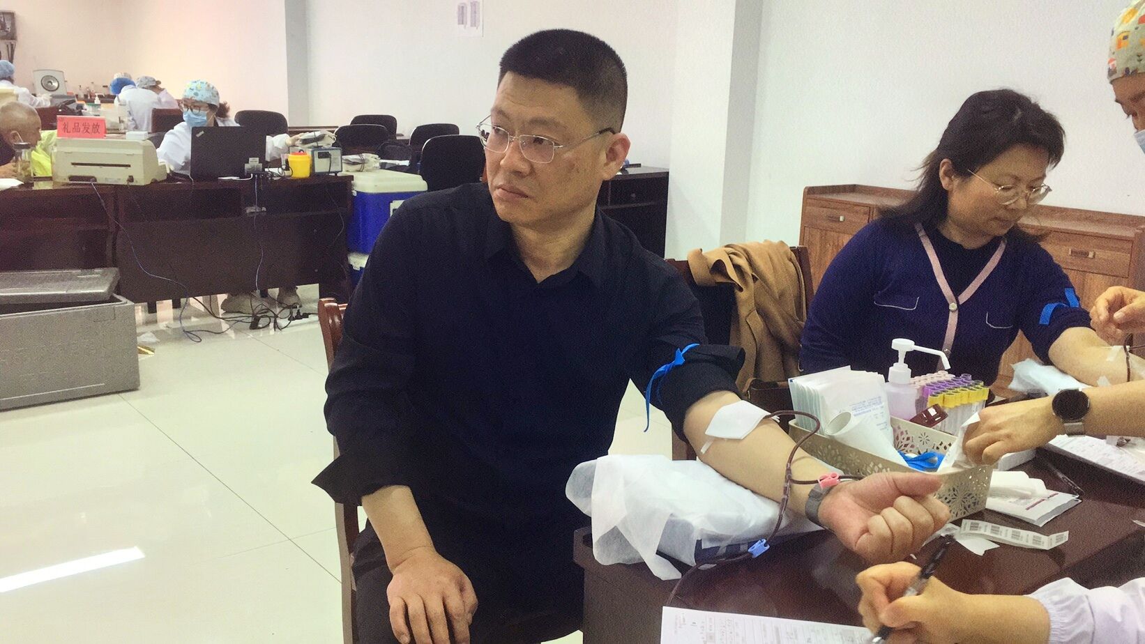 为献血喝彩 向爱心致敬