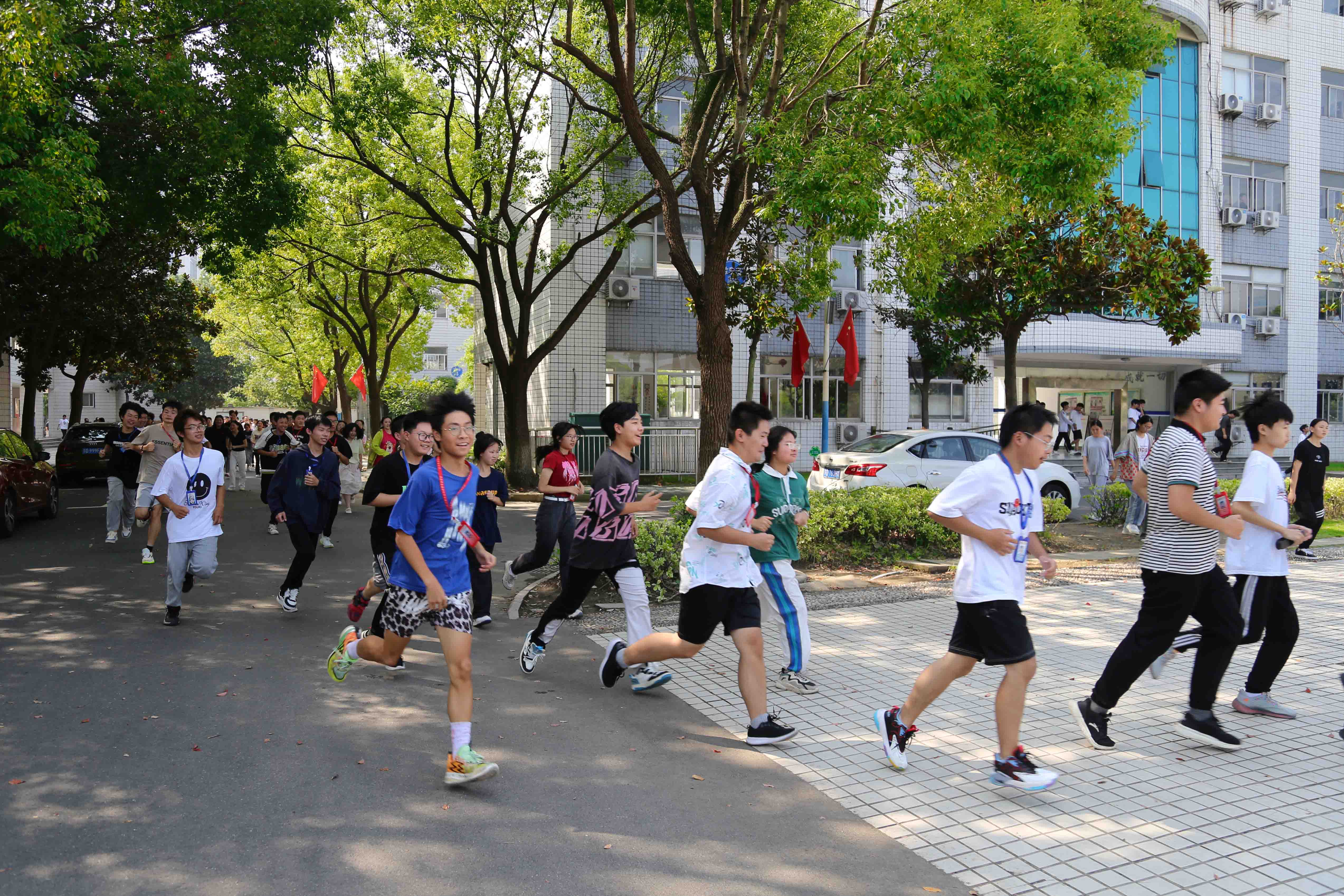 居安思危 警钟长鸣 ——我校开展防空应急疏散演练活动