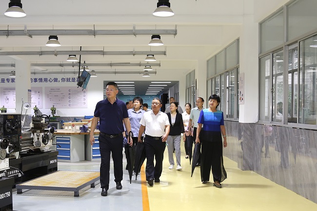 安徽省宣城市宣州区人大常委会来我校调研