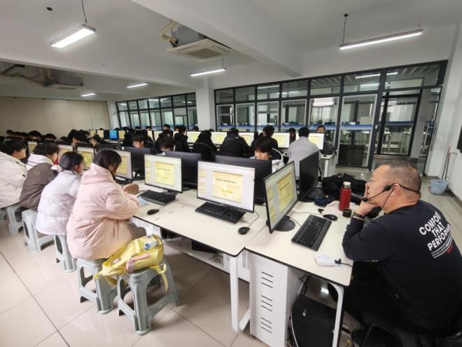 产教融合促发展 校企协同育英才 ——顾余明总工程师应邀来金坛中专开展专题讲座